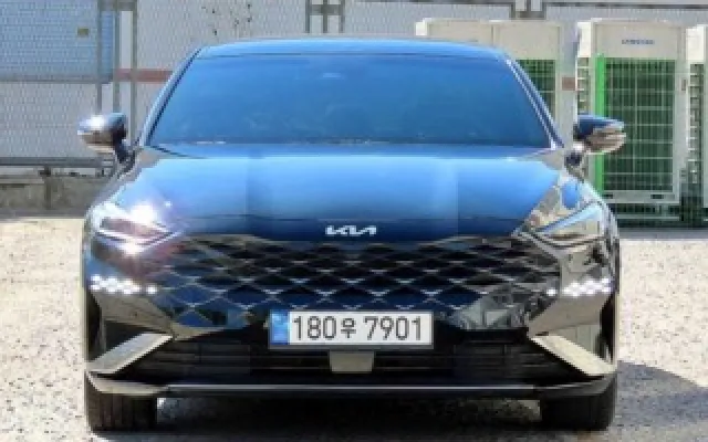 수원중고차시장 K8 2.5 2WD 매물 사진 4 - 2022/09 38,321km